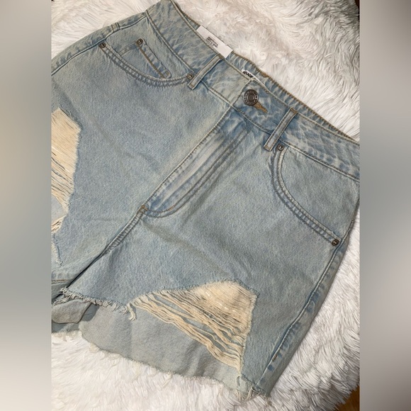 Garage Denim Women’s Festival Short Light Blue Denim Size 9 Distressed NWT - Picture 5 of 5